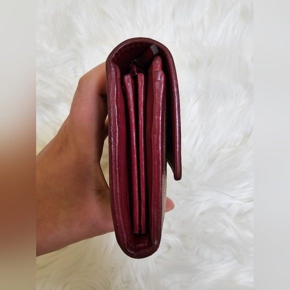 💜🎉HOST PICK🎉💜Authentic Gucci Long Wallet - Picture 14 of 17